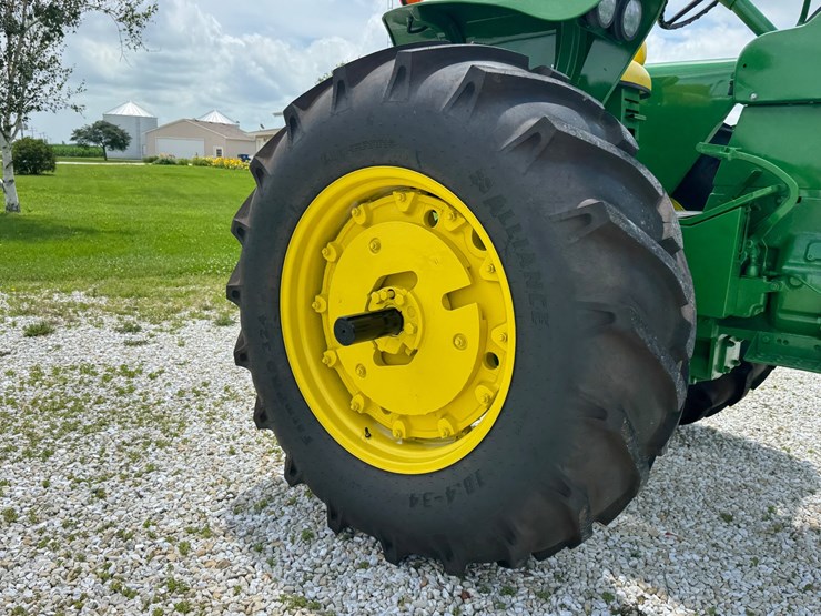 john-deere-4320-image-10
