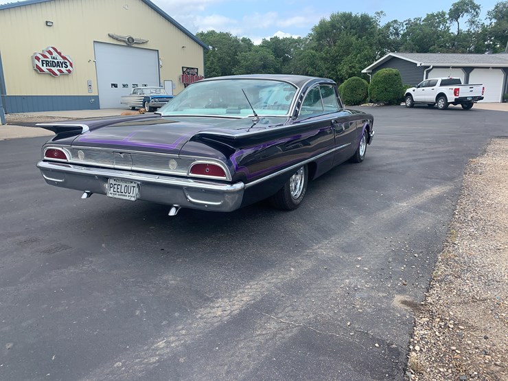 1960-ford-starliner-image-5