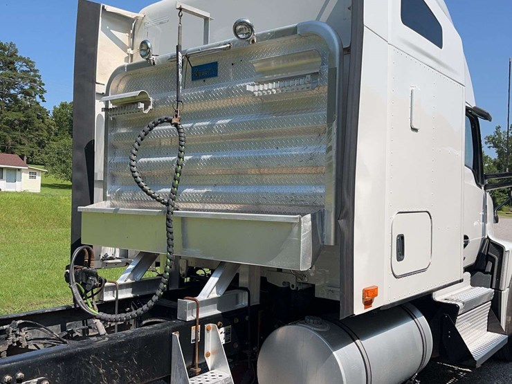 2022-kenworth-t680-image-7