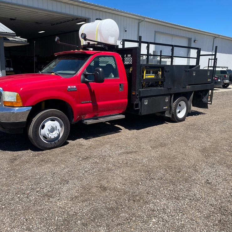 2001 FORD F550
