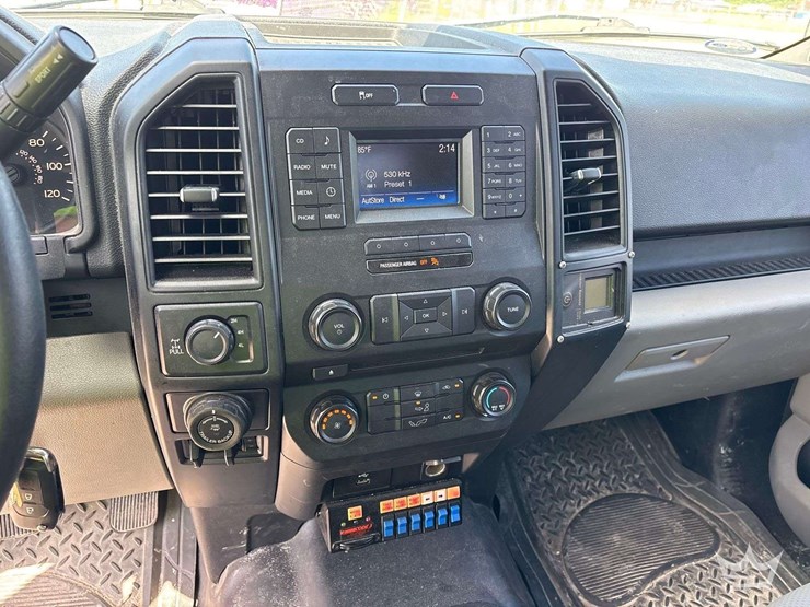 2017-ford-f150-image-24