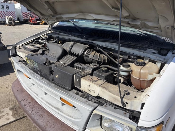 2002-ford-transit-image-8