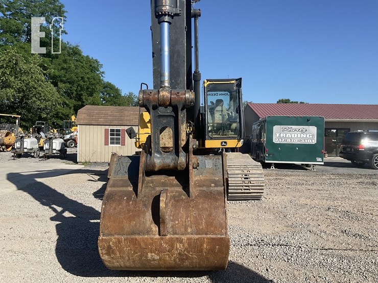 2013-deere-350g-lc-image-7