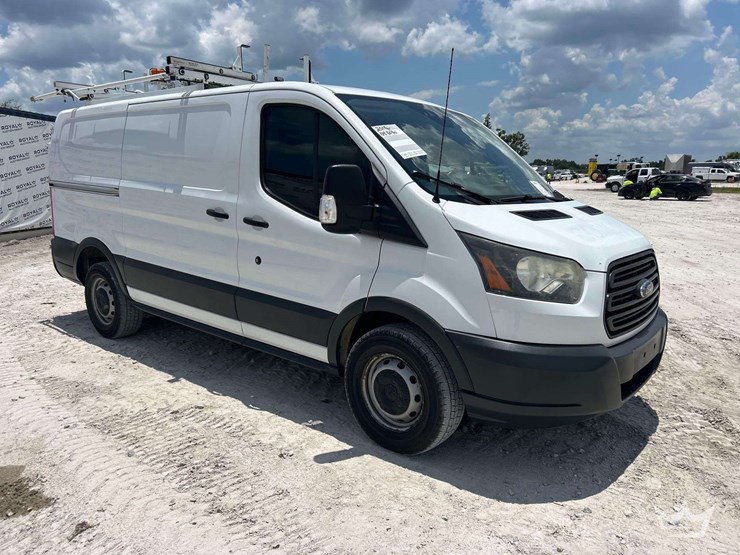 2017-ford-transit-image-2