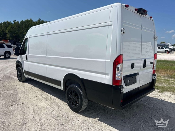 2023-ram-promaster-3500-image-4