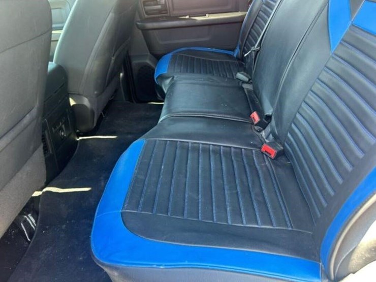 2021-ram-1500-classic-image-45