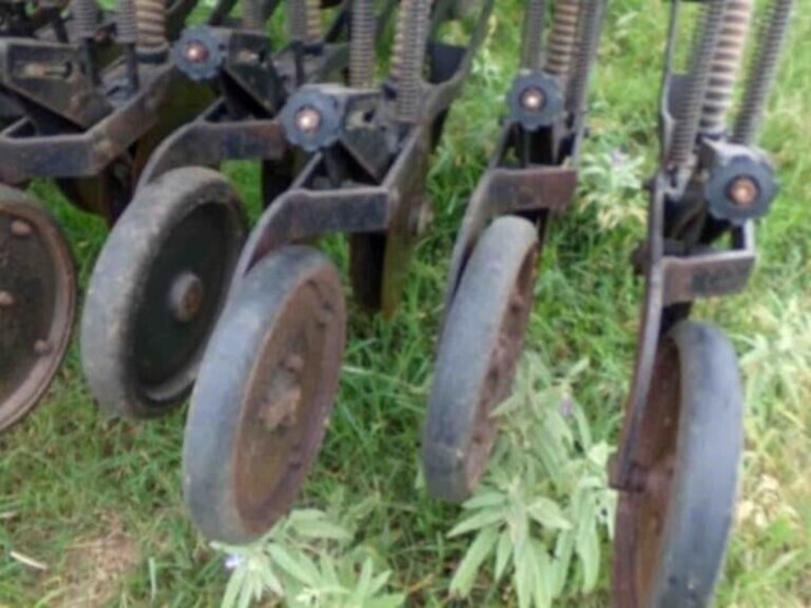 great-plains-30'-grain-drill,-14"-double-disc-image-5