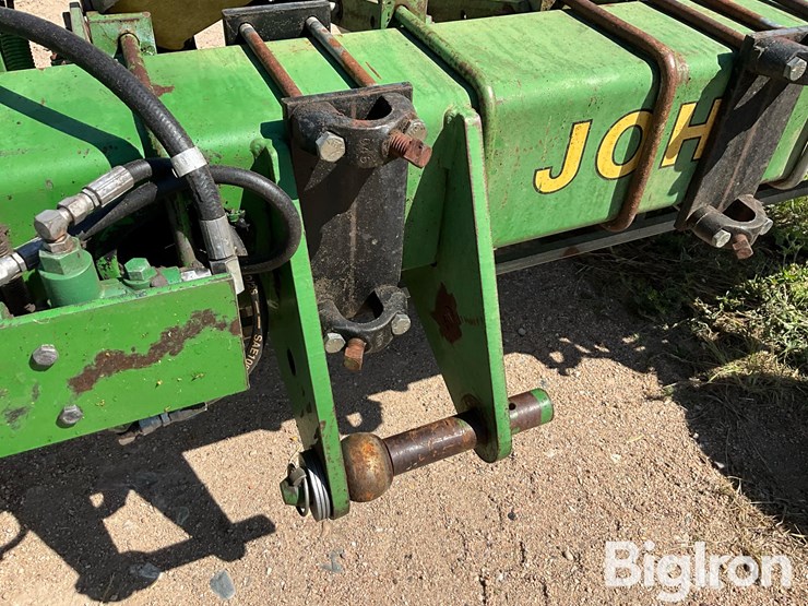 john-deere-7300-image-10