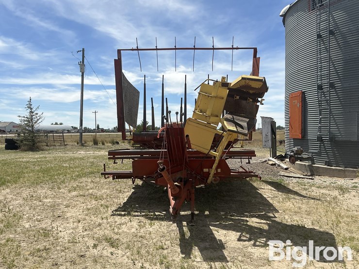 new-holland-1033-image-2