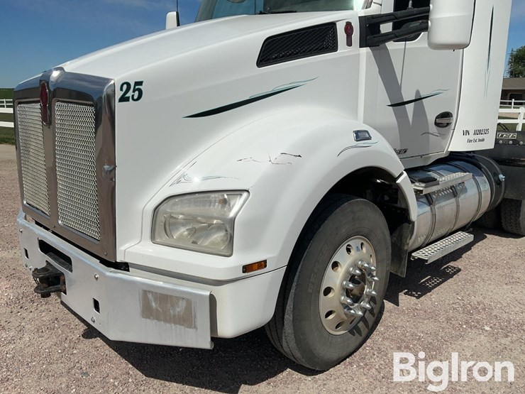 2018-kenworth-t880-image-9