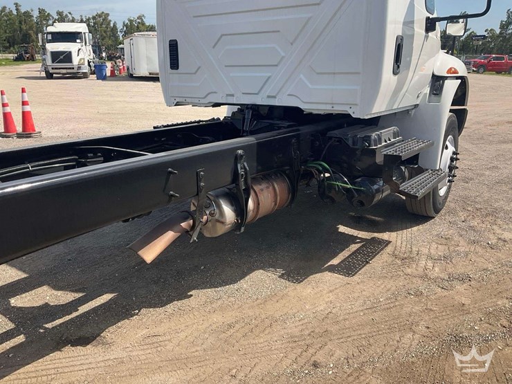 2019-international-durastar-4300-image-25