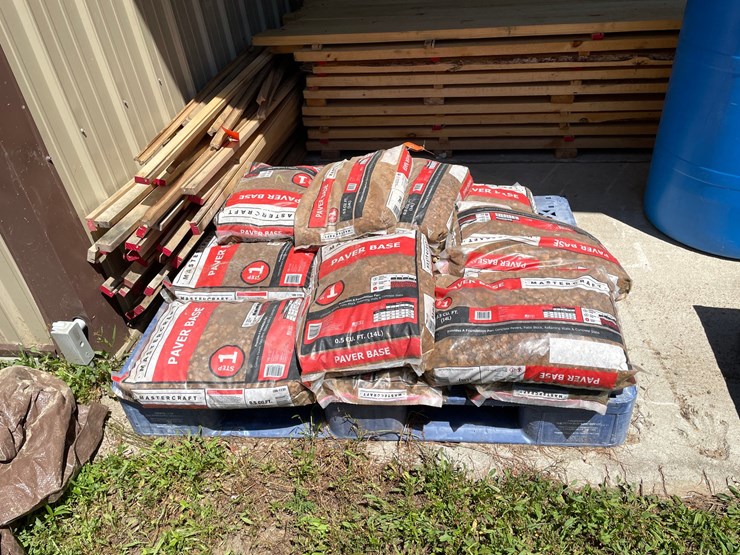 #7166-•-(13)-bags-of-mastercraft-paver-base-image-2