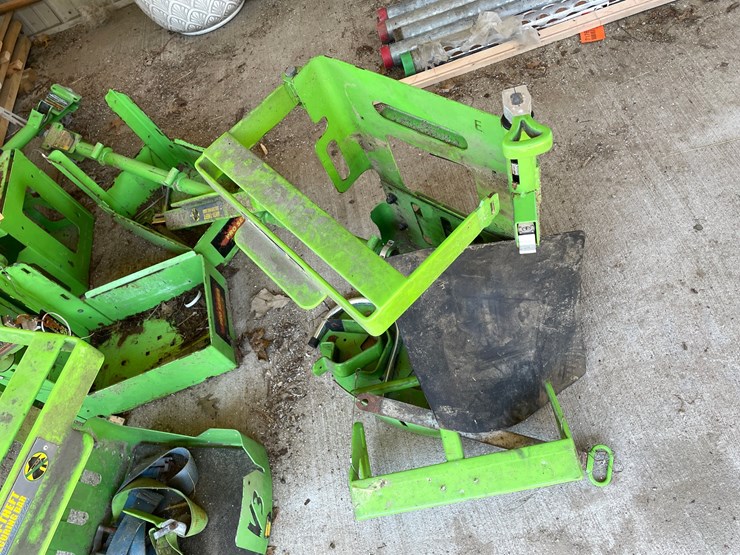 #7174-•-assortment-of-green-tough-ind.-trailer-racks-and-cages-image-4