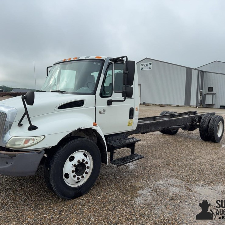 2003 INTERNATIONAL 4200