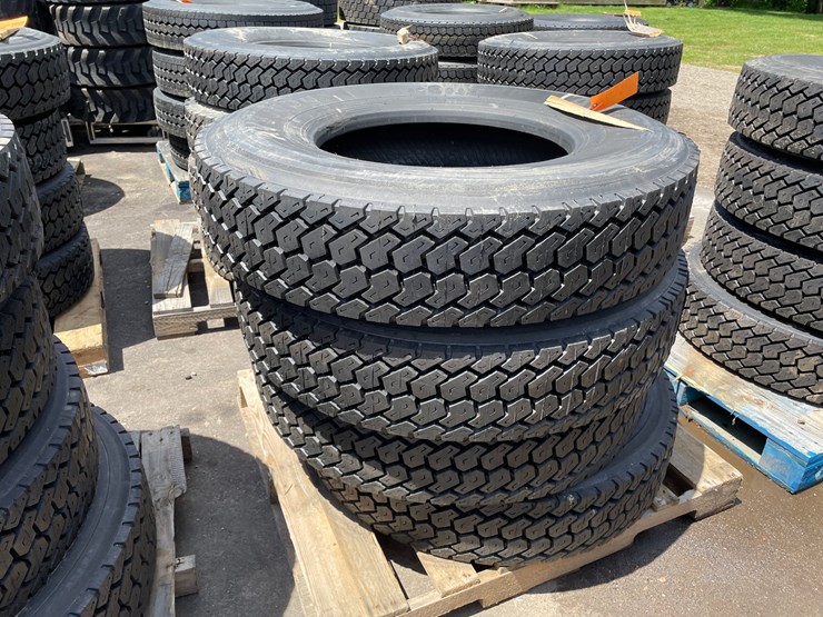 #6517-•-set-of-(4)-semi-tires-image-2