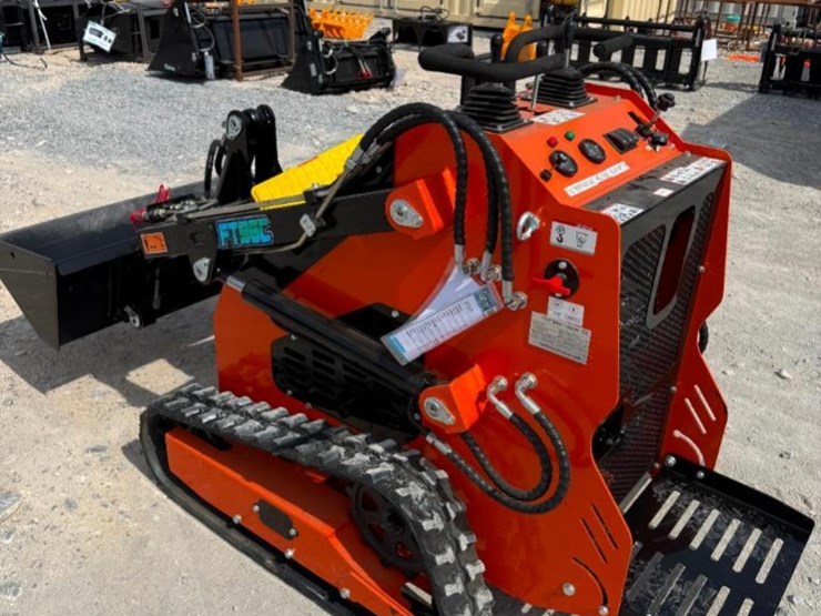 skid-steer-loader-ft36c,-electric-start,-open-operator-station-image-2