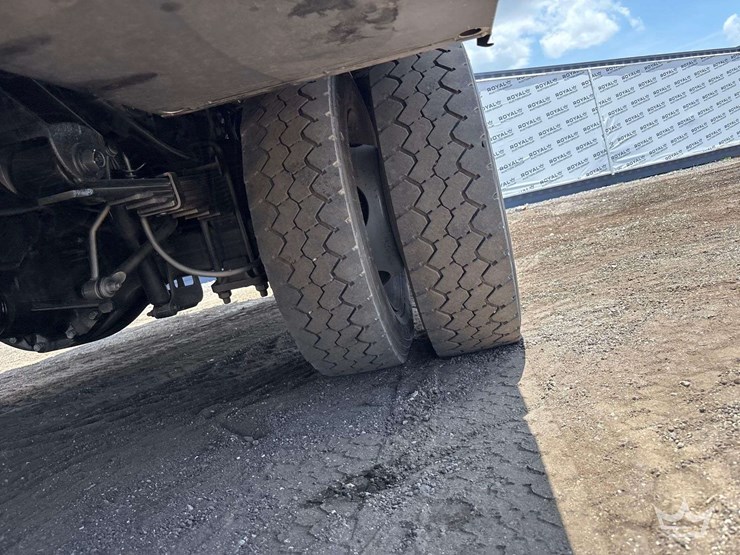 2016-ford-f550-image-30