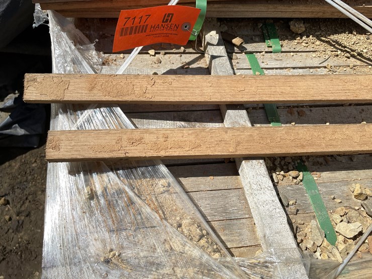 #7117-•-partial-pallet-of-wooden-landscaping-stakes-image-6