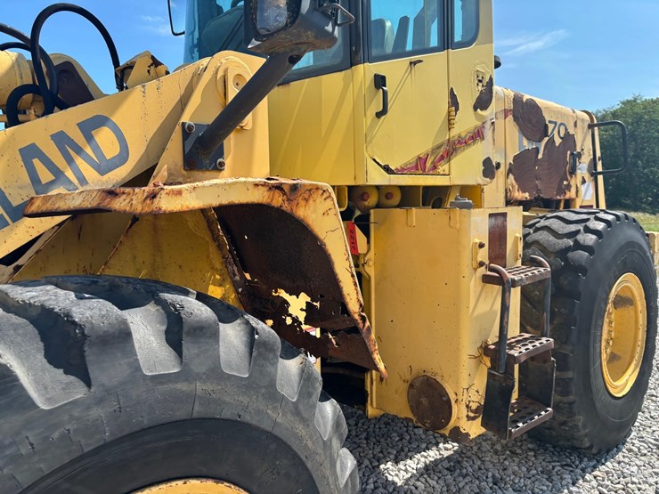 new-holland-lw170-image-9