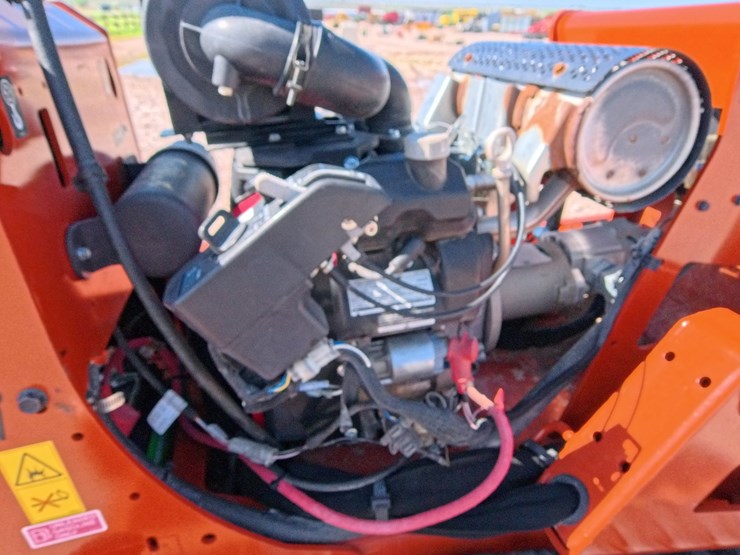 2022-ditch-witch-c24x-image-13