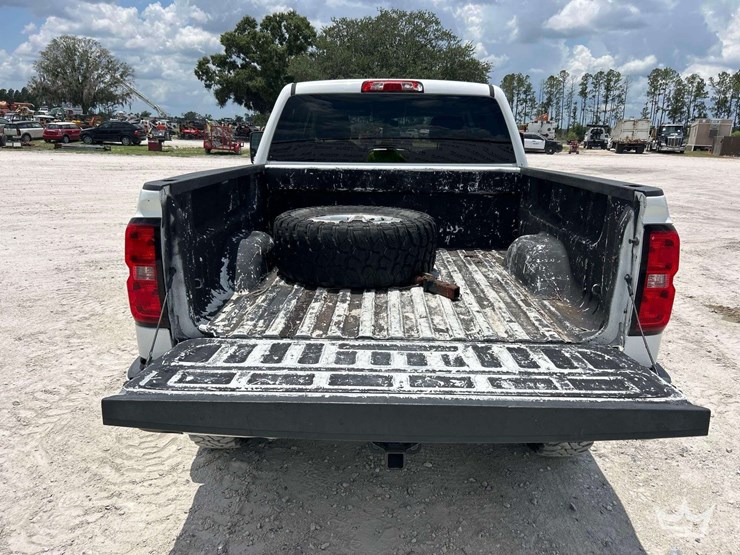 2018-chevrolet-silverado-1500-image-19