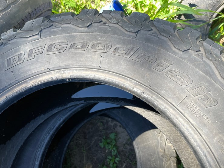 #7122-•-lot-of-used-tires-image-13