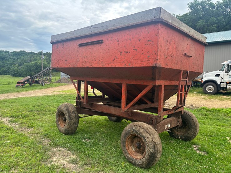 #2221-•-korhumel-industries-6072-fertilizer-gravity-wagon-image-4