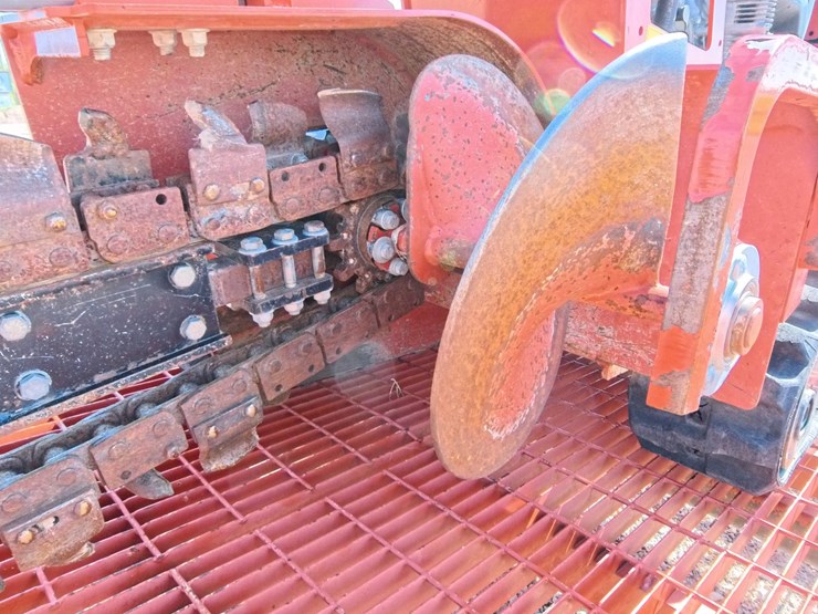 2022-ditch-witch-c24x-image-14