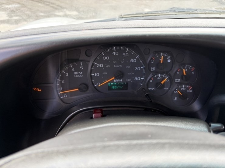 2006-chevrolet-c4500-4x4-service-truck-image-31