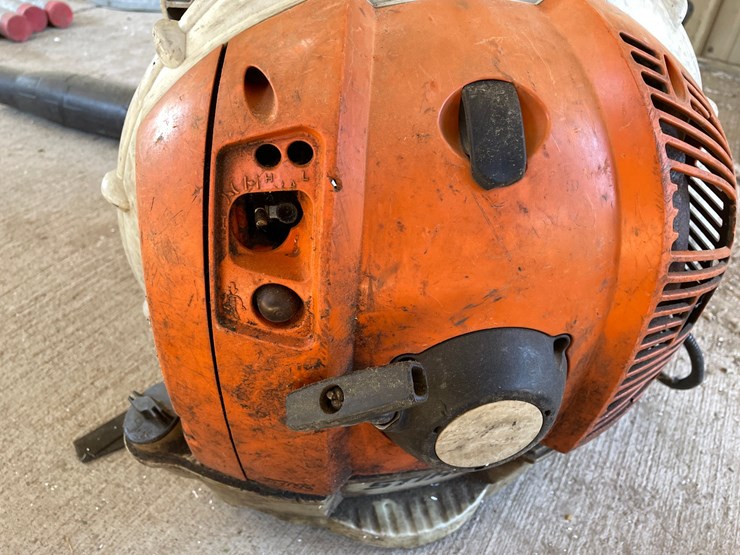 #7183-•-stihl-gas-powered-backpack-blower-image-7