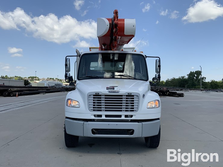 2016-freightliner-m2-106-image-10