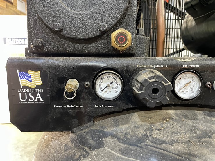 #7109-•-industrial-air-8-gallon-air-compressor-image-8