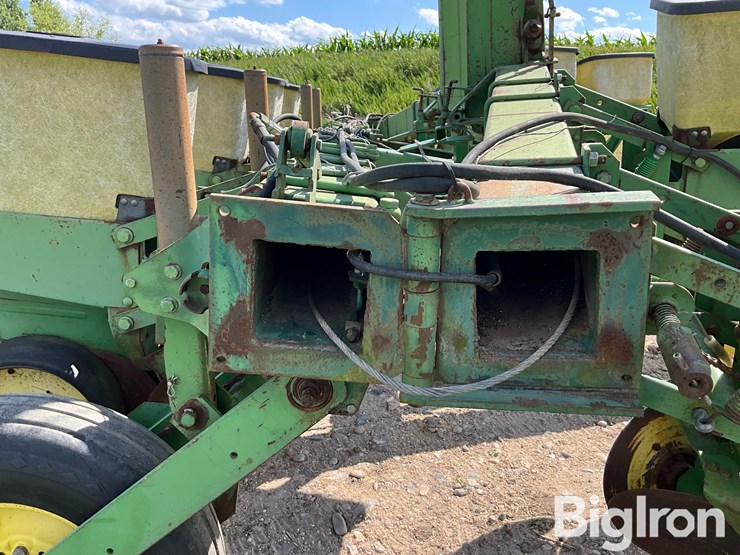 john-deere-7000-image-18