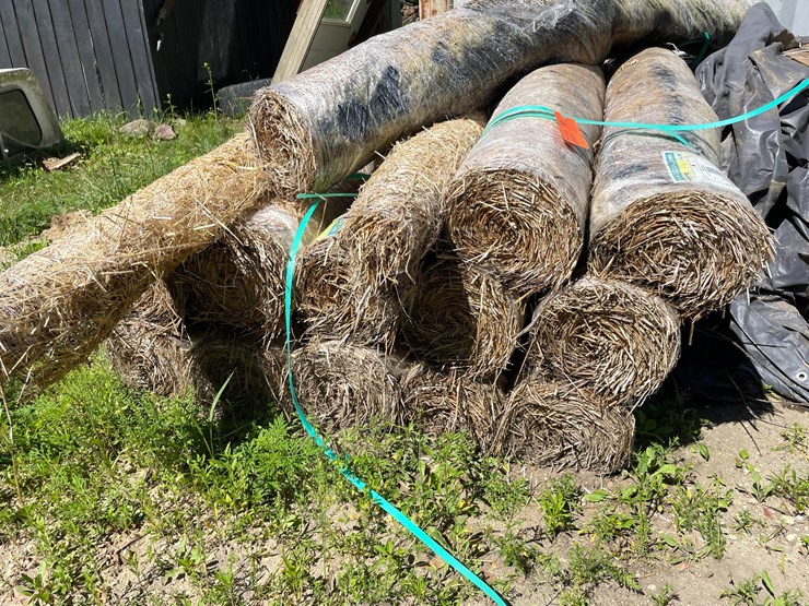 #7118-•-(13)-full-rolls-and-(2)-partial-rolls-of-erosion-tech-straw-landscaping-material-image-1