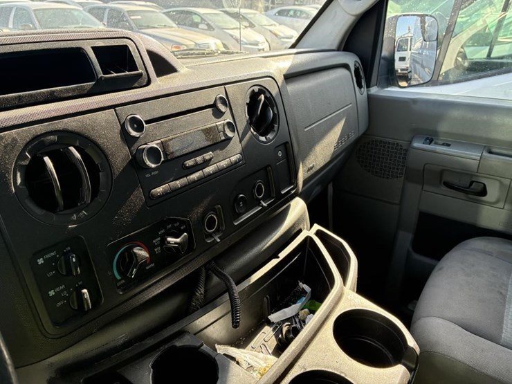 2013-ford-e350-sd-image-17
