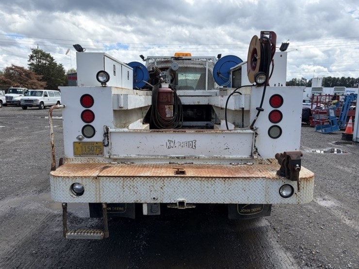 2006-chevrolet-c4500-4x4-service-truck-image-5