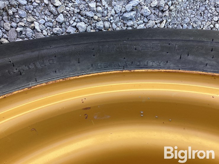 2015-caterpillar-tl1255c-image-10