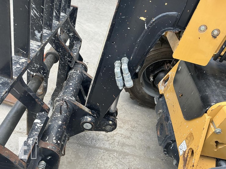 2016-caterpillar-th255c-image-10
