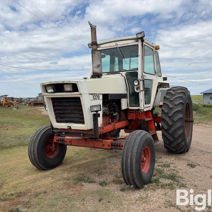 1975 Case 1370 2WD Tractor