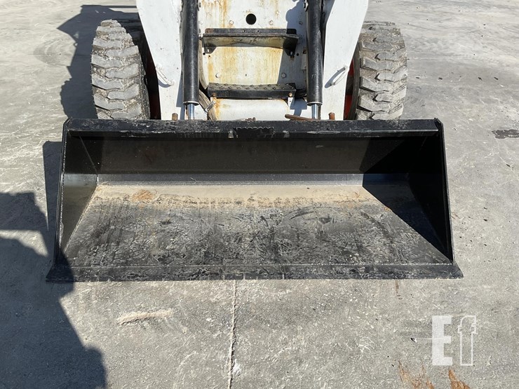 2005-bobcat-s300-image-9