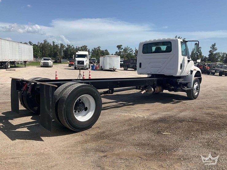 2019-international-durastar-4300-image-3