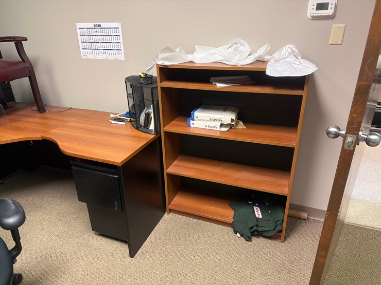 #3538-•-lot-of-office-desks-|-located-in-st.-rose,-la-image-4