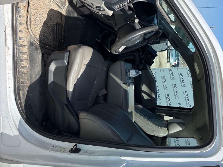 2016-ford-f150-image-12