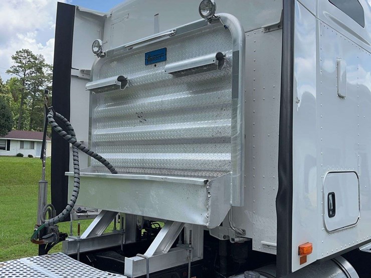 2022-kenworth-t680-image-8