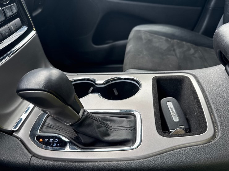 2021-jeep-grand-cherokee-image-45