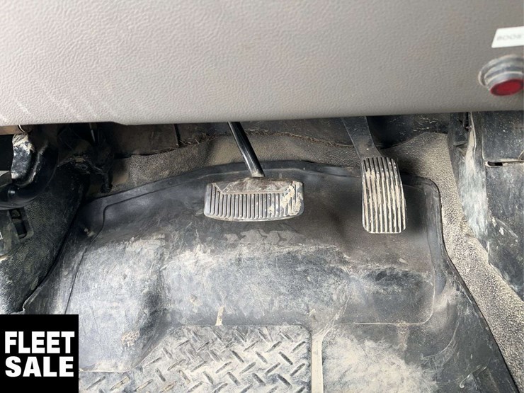 2021-ford-f550-image-21