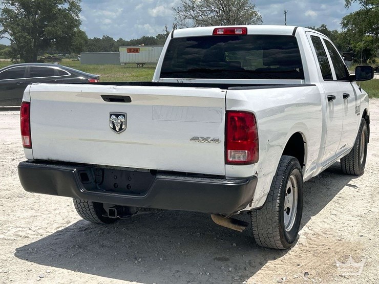 2020-ram-1500-classic-image-3