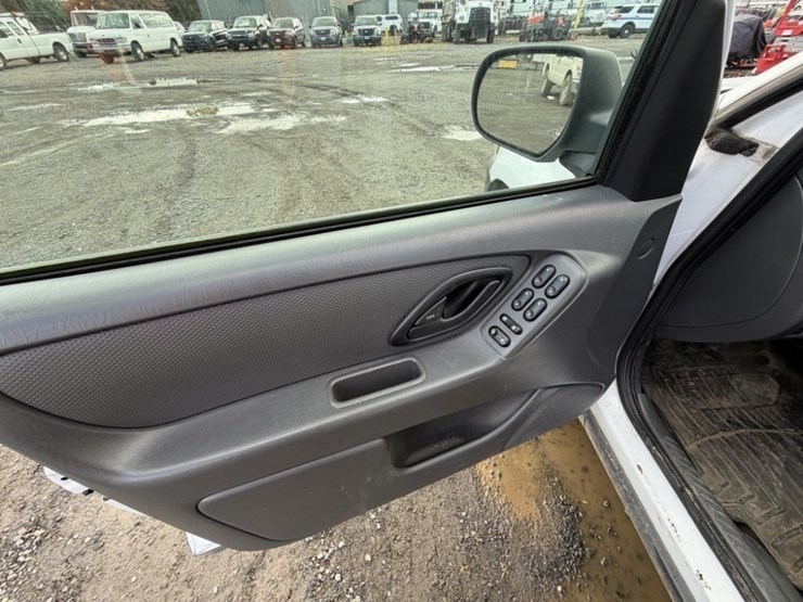 2007-ford-escape-image-24