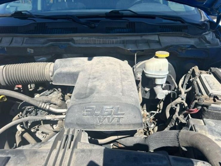 2021-ram-1500-classic-image-52