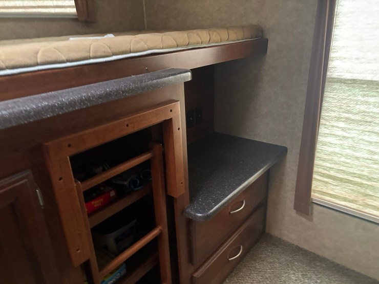 #2231-•-2014-crusader-335-5th-wheel-camper-image-67